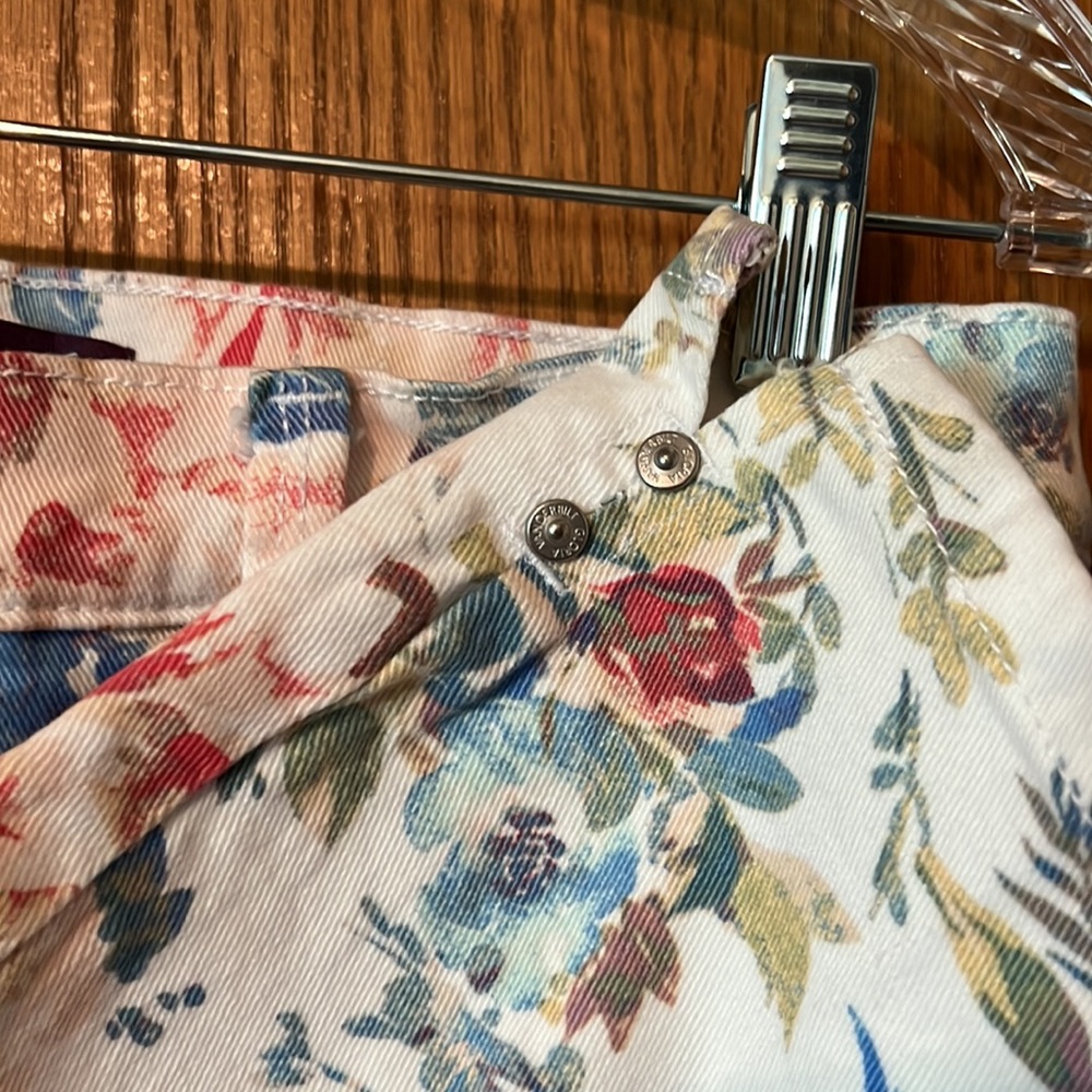 Flowered Capris - Picture 5 of 5